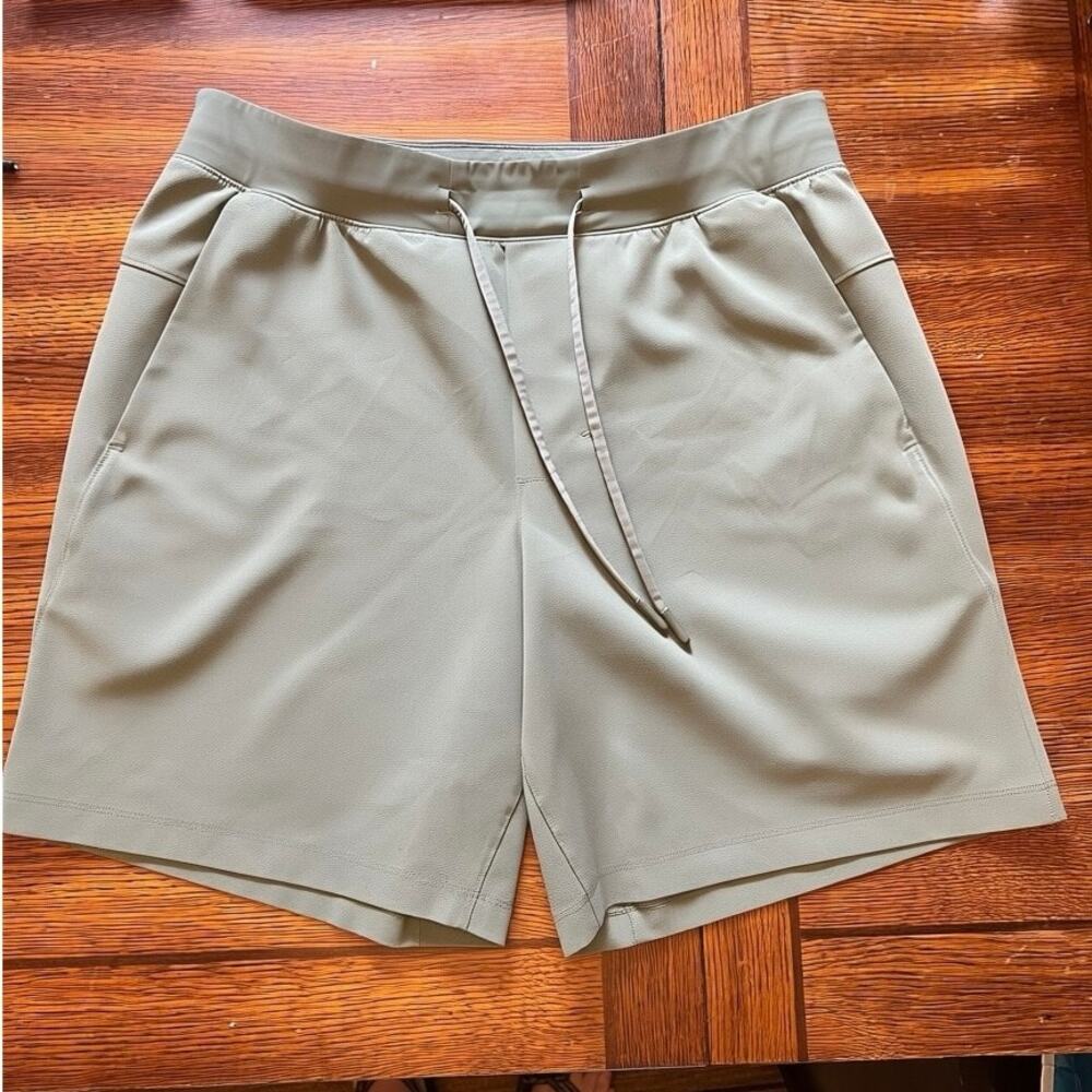 Lululemon On The Fly Woven Short 2.5” Grey Sage Women’s Mid Rise - Picture 4 of 7